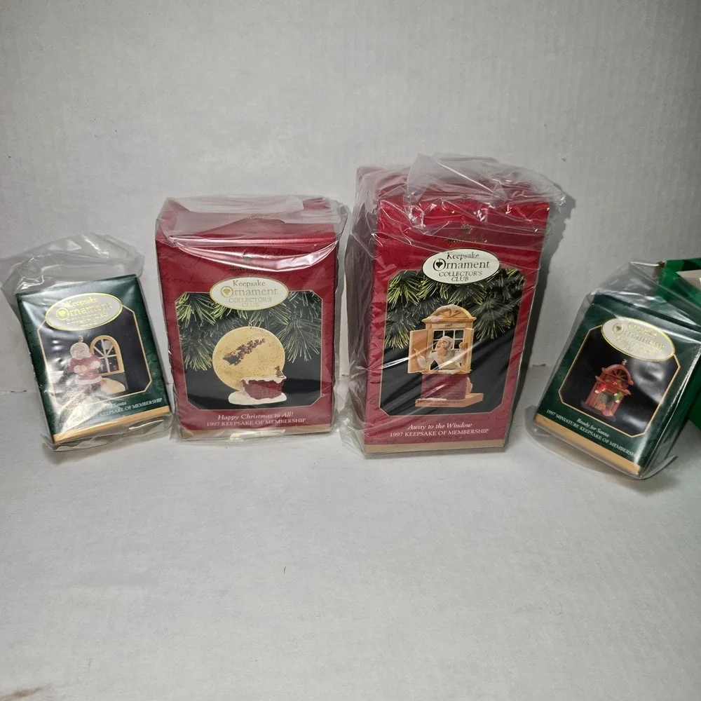 Hallmark Keepsake Ornament Club Collect a Christmas Classic 1997 membership Club